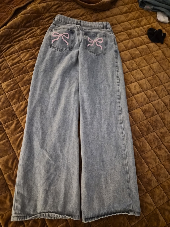 Edikted Denim - Edikted Wide Leg Light Wash Jeans with Pink Bow Back Detail Xs